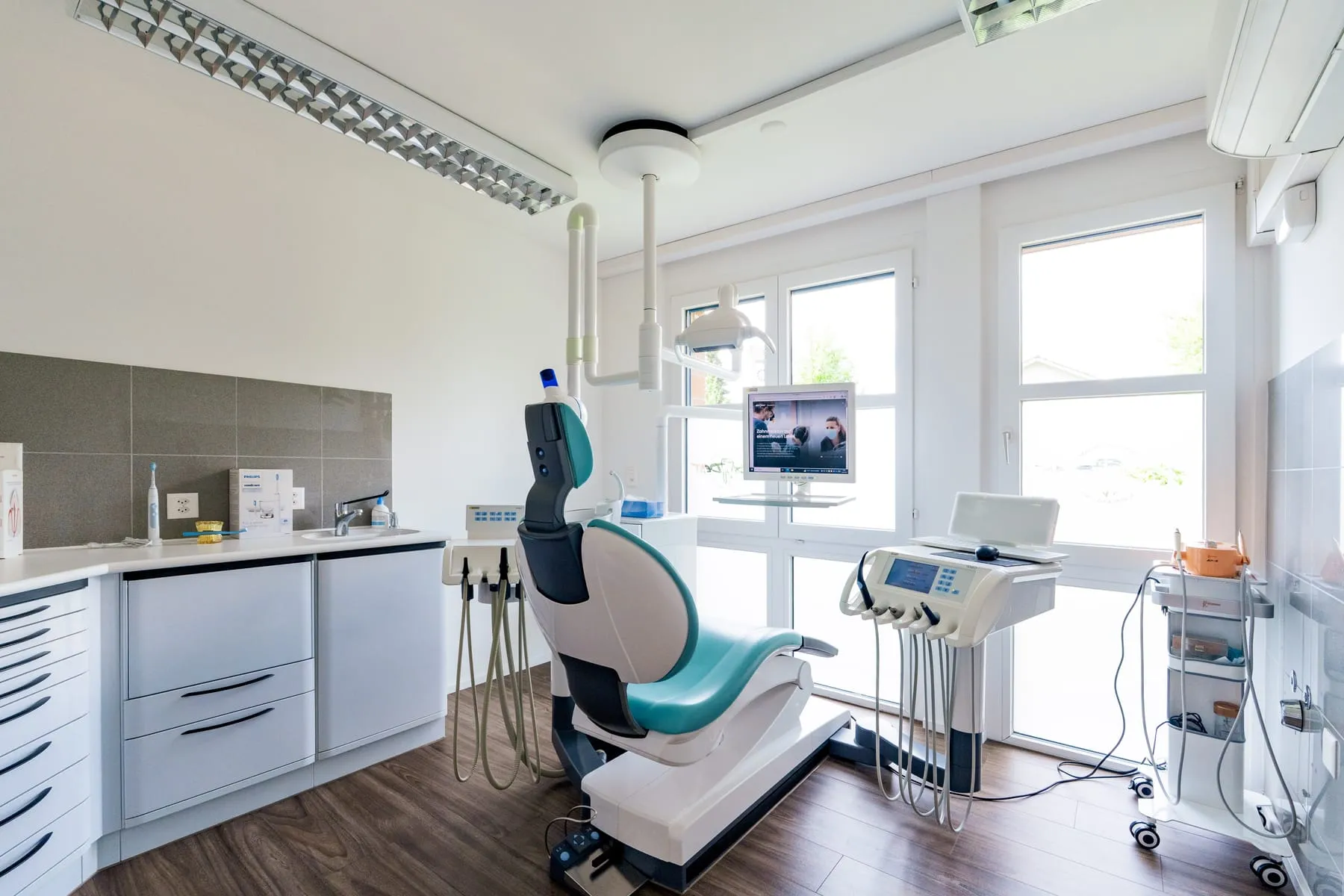 Second treatment room in Küsnacht with daylight